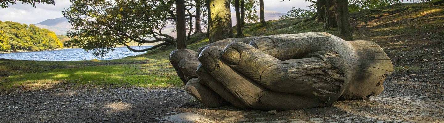 Photo: hands sculpture near Derwentwater